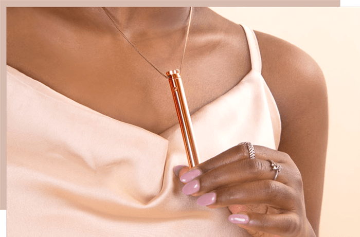 Le Wand Necklace Vibe Discreet Jewelry Vibrator Rose Gold